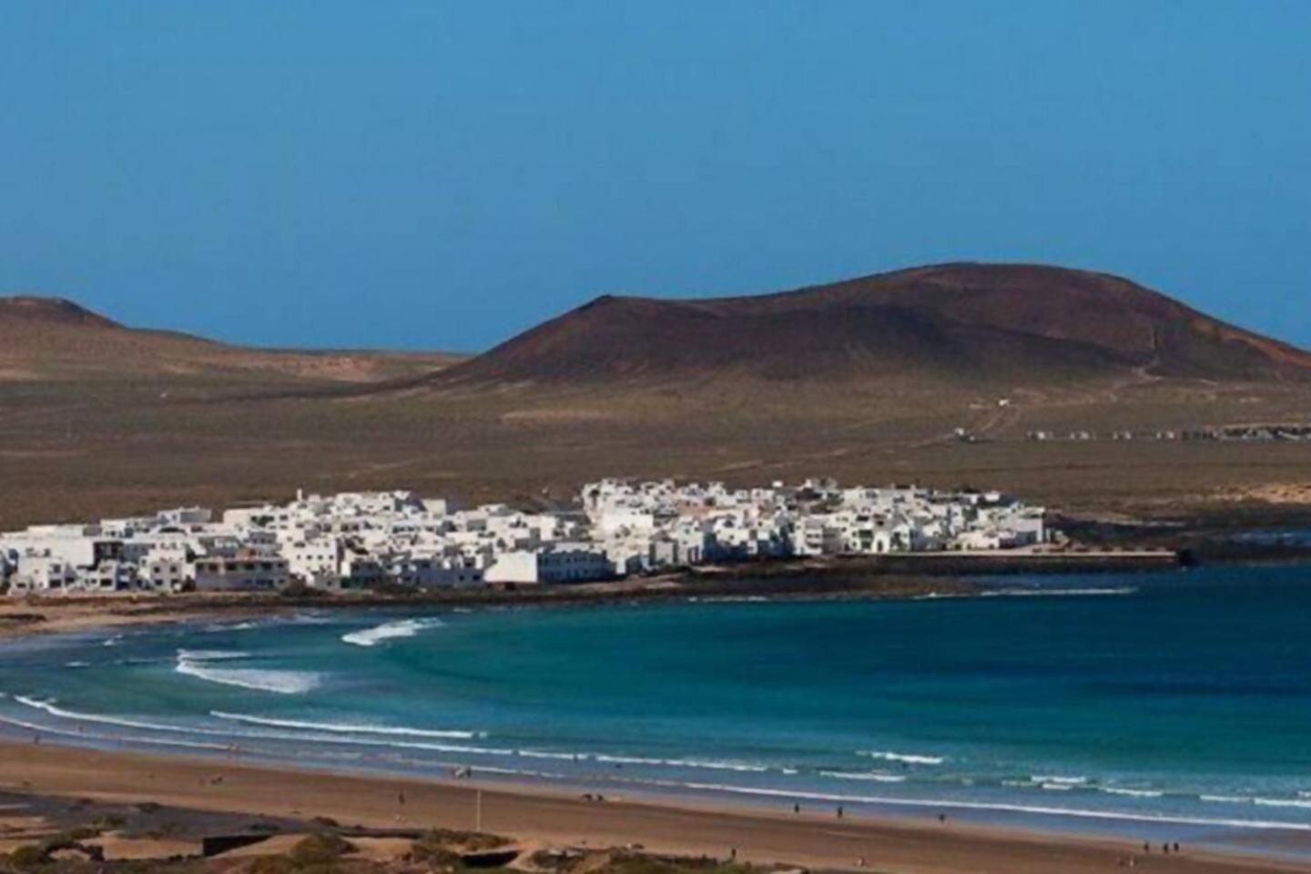 Famara Surf Wifi 2 Apartment Exterior photo